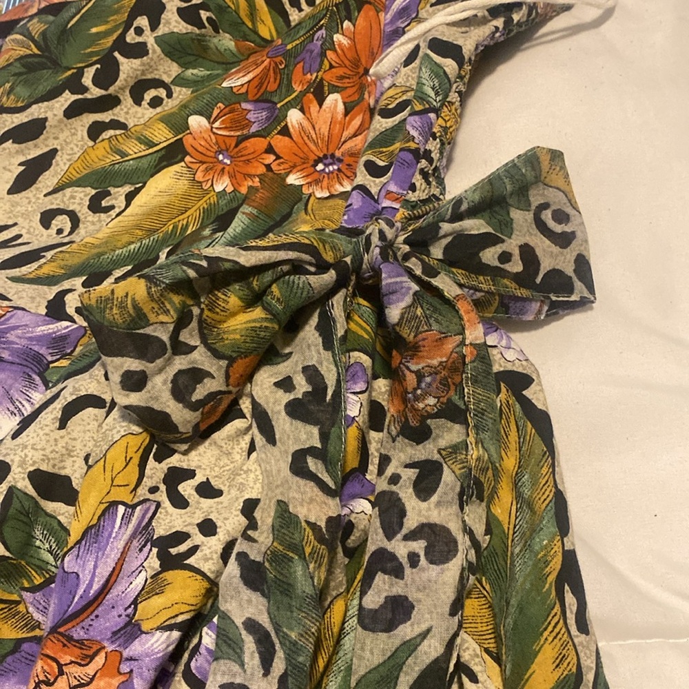 Tommy Bahama sleeveless dress w/side tie & slits in front and back.So flattering - Picture 8 of 10